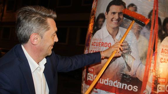 Enrique Bueno da el pistoletazo de salida a la carrera electoral de Ciudadanos León