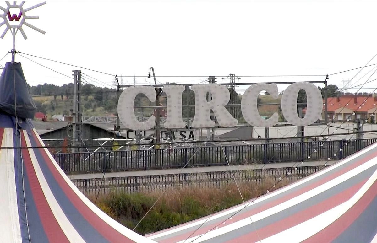 Los feriantes trabajan para que todo esté listo