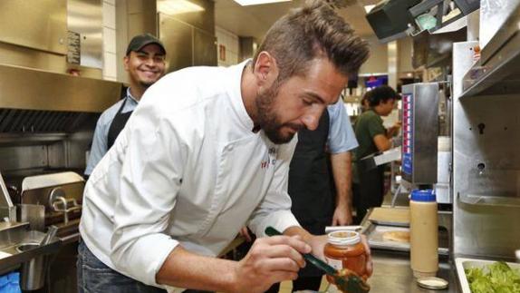 EspañaDuero organiza en León la jornada 'Cocina en Familia' con Peña, de Top Chef