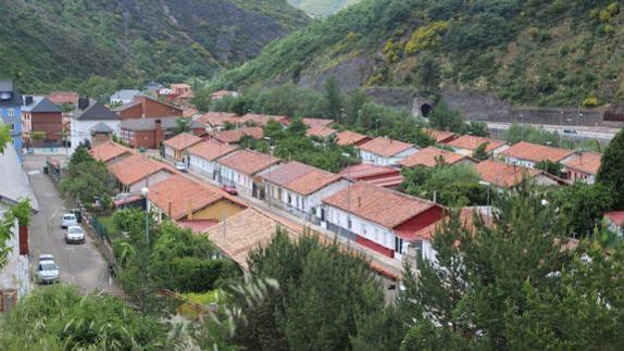 Casas bajas de Ciñera puestas en peligro.