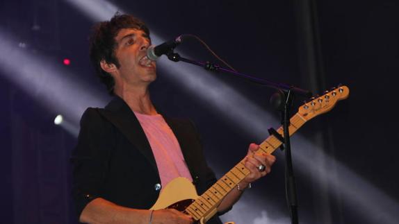 Marc Ros, vocalista de Sidonie, durante el concierto.