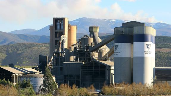 Cementera Cosmos de Toral de los Vados (León).