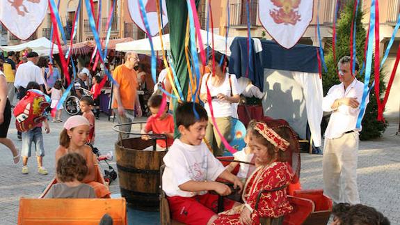 Imagen de archivo de un mercado medieval.