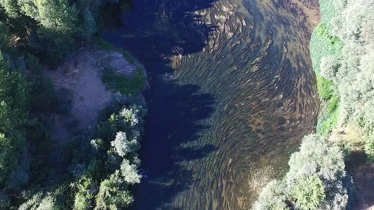 El Esla, en una imagen de la grabación realizada desde el dron de leonoticias.