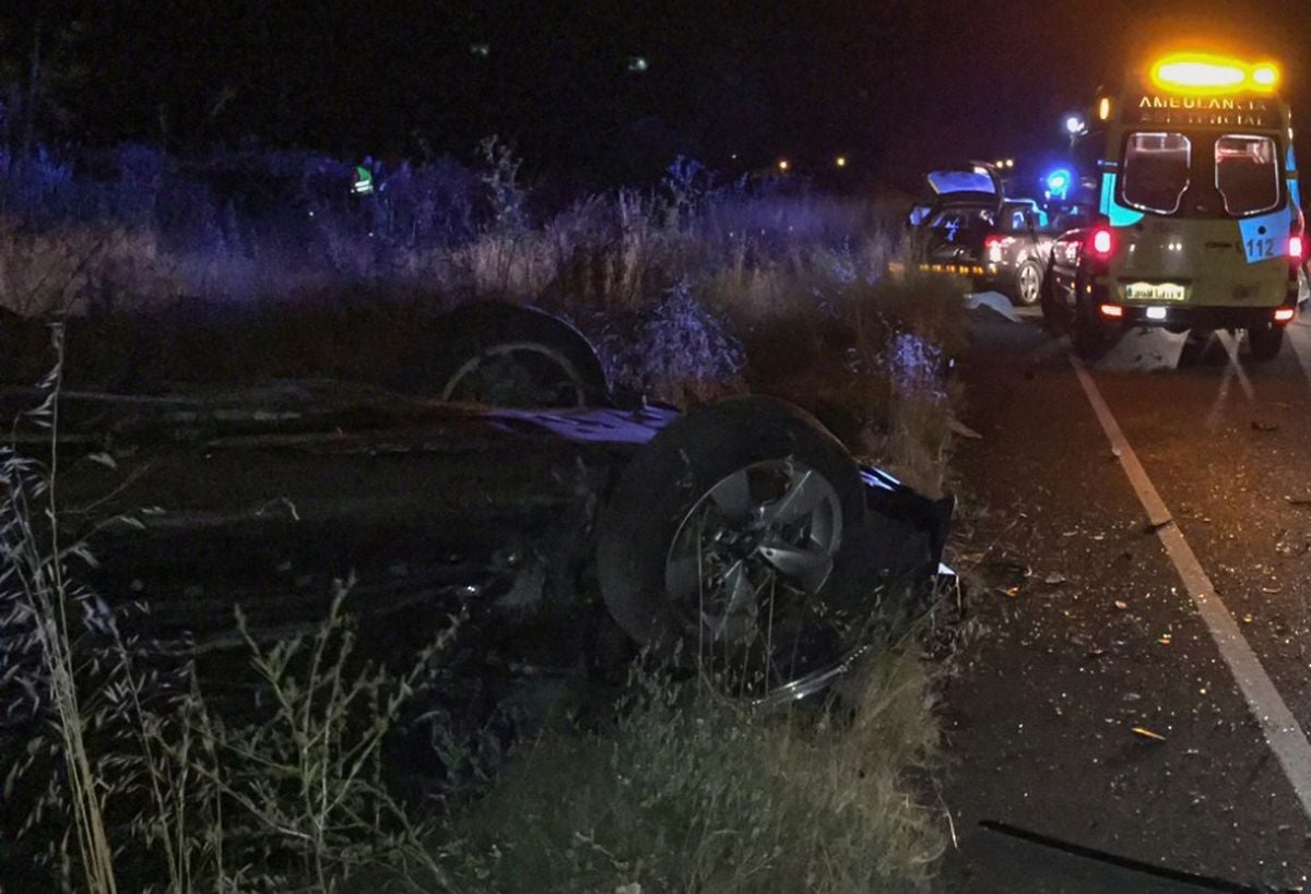 Imagen de dos de los vehículos implicados en el accidente.
