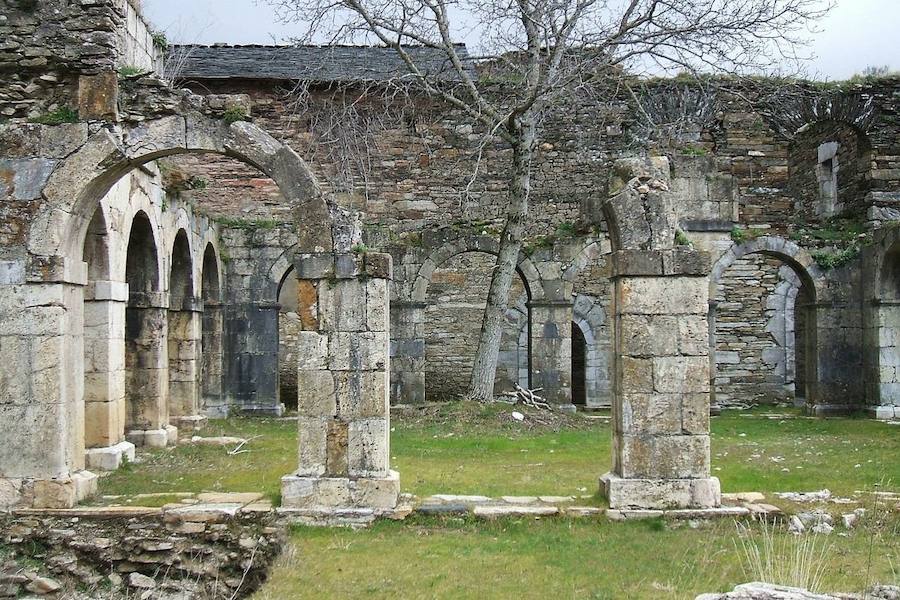 Patrimonio aprueba la rehabilitación de la galería oriental del Monasterio de San Pedro de Montes