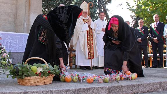 Ofrenda de la cuelga a San Froilán.