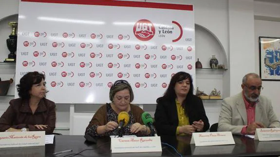 De Iza. a Dcha.: Rosario Martorán, Carmen Ámez, Azucena Pérez y Belarmino Rodríguez.