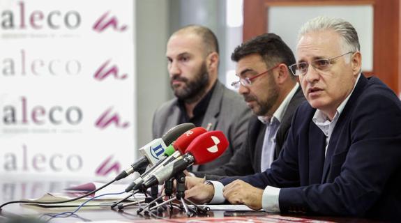 El presidente de la Asociación Leonesa de Comercio (Aleco), Javier Menéndez, presenta el Foro de Comercio Aleco 2016