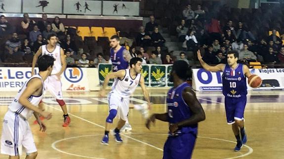 Diéguez volvió a vestir la camiseta del Agustinos.