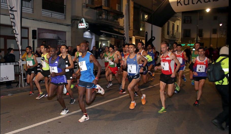 Sánchez, a la derecha, en la salida de la prueba.