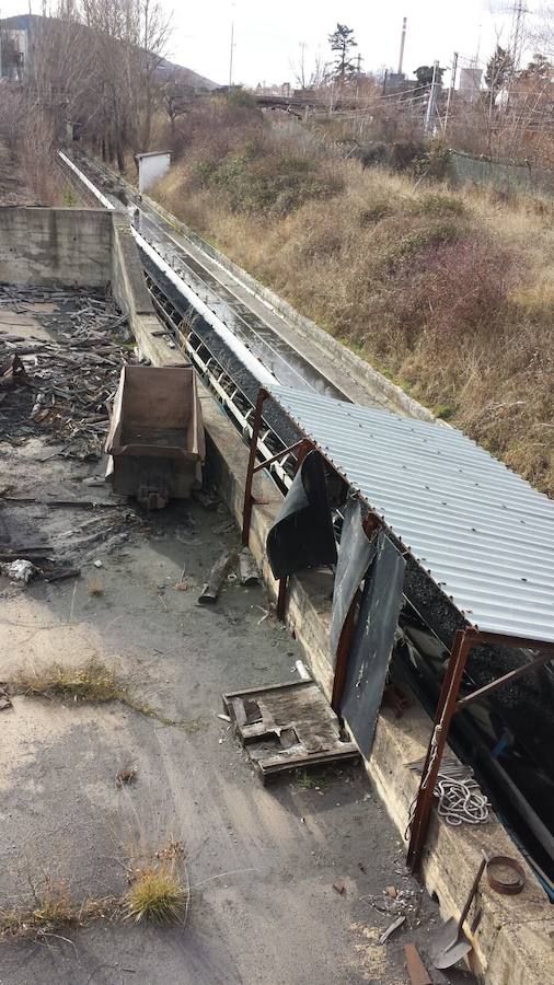 El túnel vuelve a trasladar carbón. 