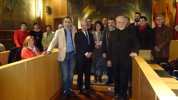 La Diputación recibe a los asistentes a la entrega del Premio Internacional Aymeric Picaud