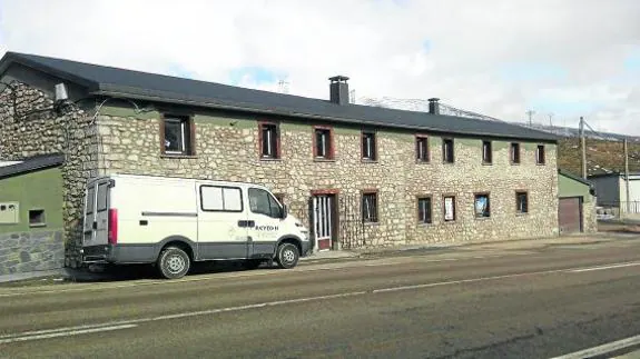 El edificio que acoge Casa Casimiro, completamente rehabilitado. 