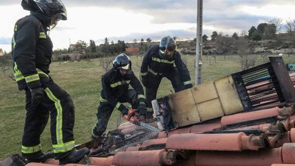 Los Bomberos de León, durante una de sus salidas. 