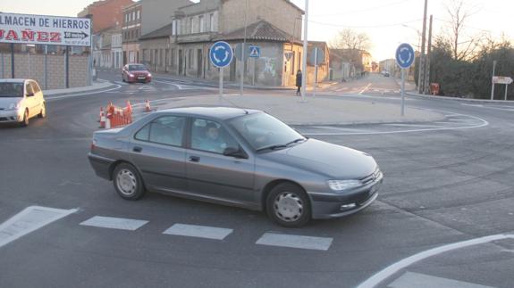 La nueva rotonda en la LE-420 de Veguellina.