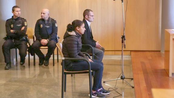 Fadila y David, declarando ante el juez.