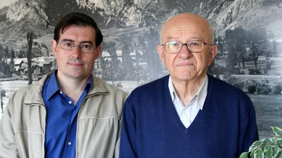 Dr. Eutimio Martino, con su colaborador Siro Sanz.