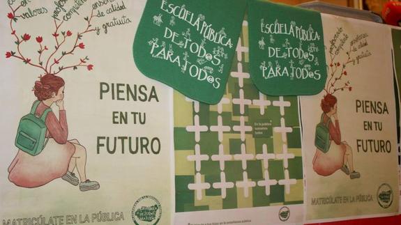 Carteles de la campaña 'Piensa en tu futuro'.