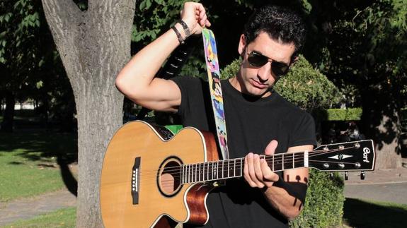 El cantante portugués afincado en León, Luis Pedreira.