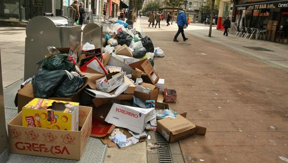 Imagen del estado de las calles de Ponferrada en la última huelga en el servicio de basuras.