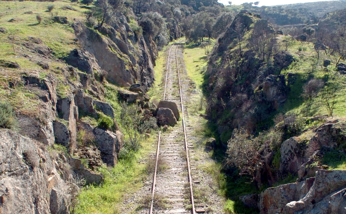 Imagen de las viejas vías de la Ruta de la Plata.