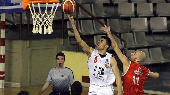 Roales, en una jugada ante La Flecha.