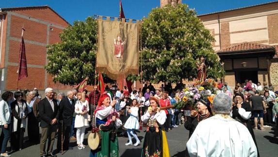 San Isidoro del Monte bendice los campos de Trobajo del Camino