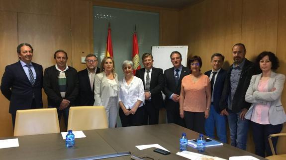 Reunión de representantes de la Gerencia de Salud con los alcaldes de la Maragatería y La Cepeda. 
