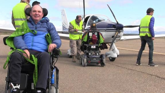 David, tras haber probado la experiencia de volar. 