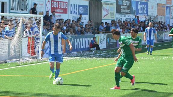 Borja Martínez en un partido del Lorca.