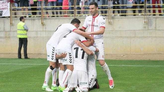 Los jugadores de la Cultural celebran uno de los tantos del partido.
