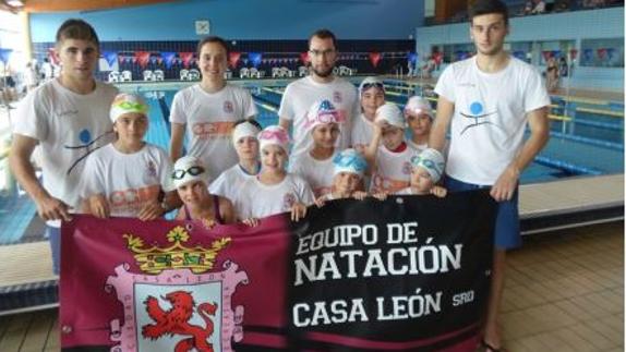 Casa León se consolida en liga Intersociedades de natación