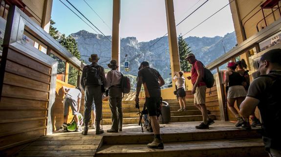 Estación inferior del teleférico de Fuente Dé, donde se vio por última vez a los dos suizos desaparecidos.