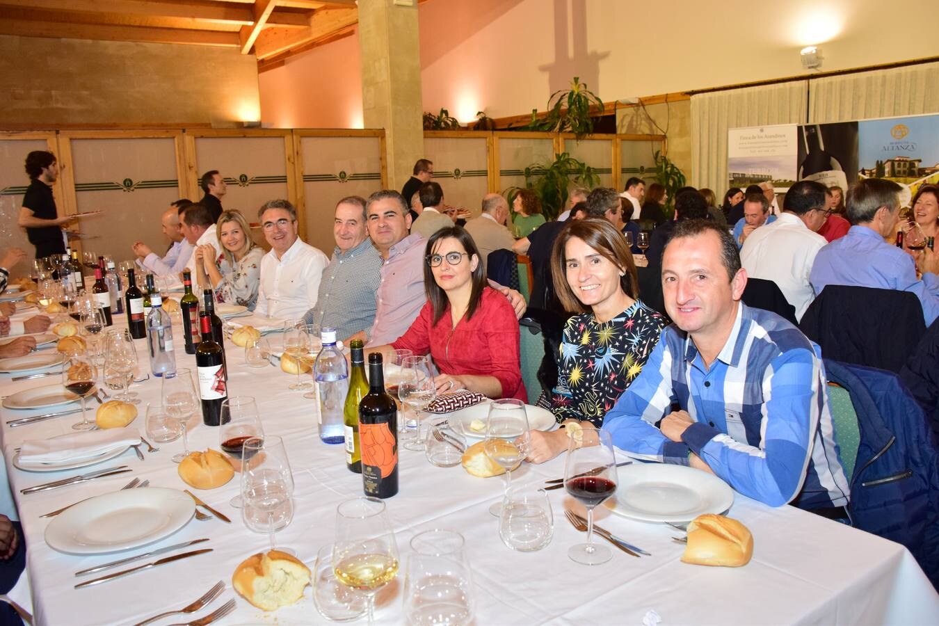 Gran ambiente en la cena que reunió a los jugadores habituales de la liga, patrocinadores y organización.