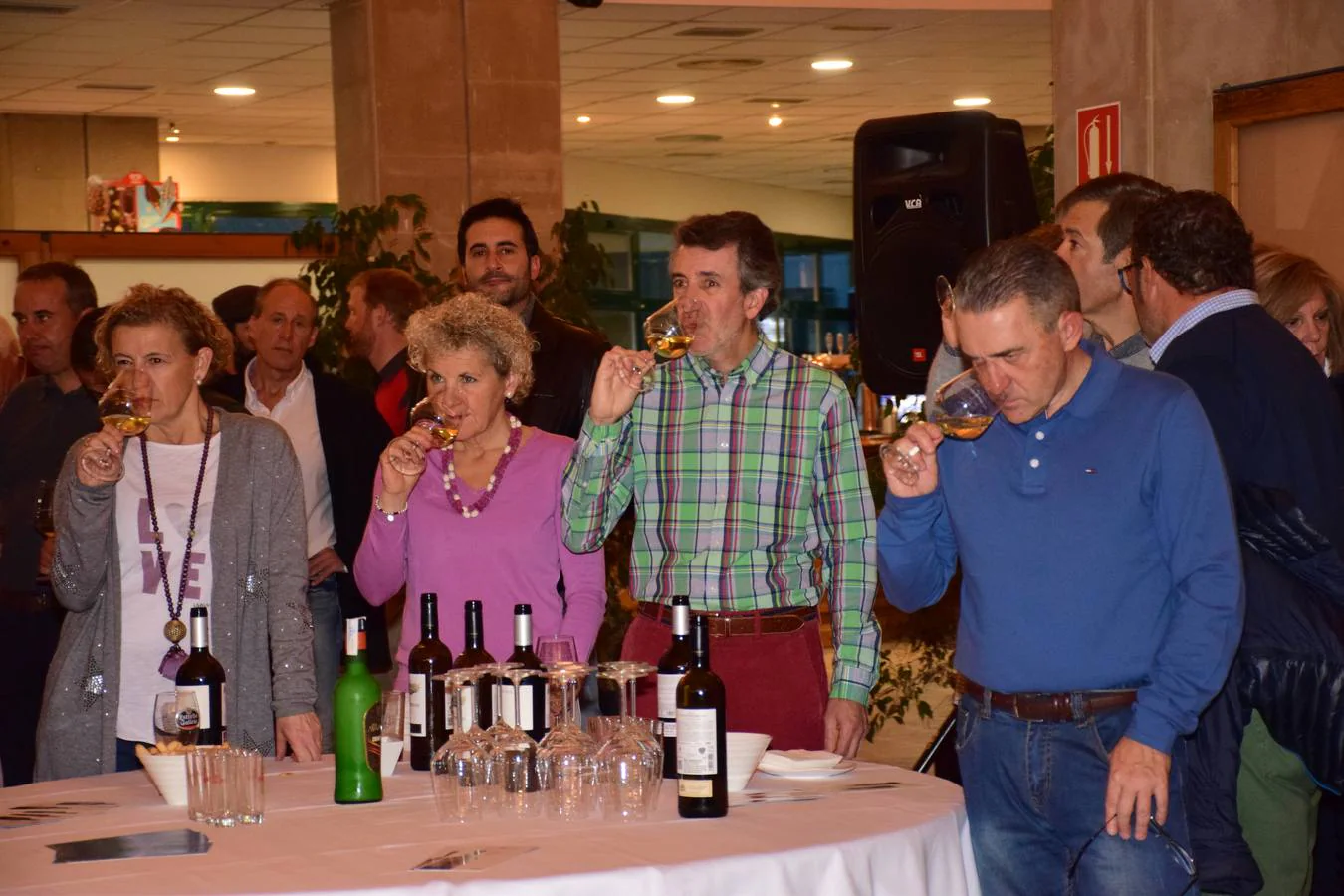 Tras la jornada de juego, los participantes disfrutaron de una cata de los vinos de Finca Valpiedra.