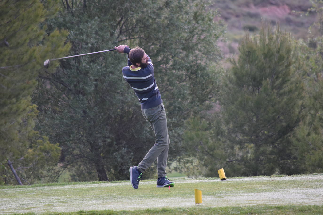 Los participantes el el torneo Bodegas Marco Real de la Liga de Golf y Vino disfrutaron de un gran día de golf en El Campo de Logroño.