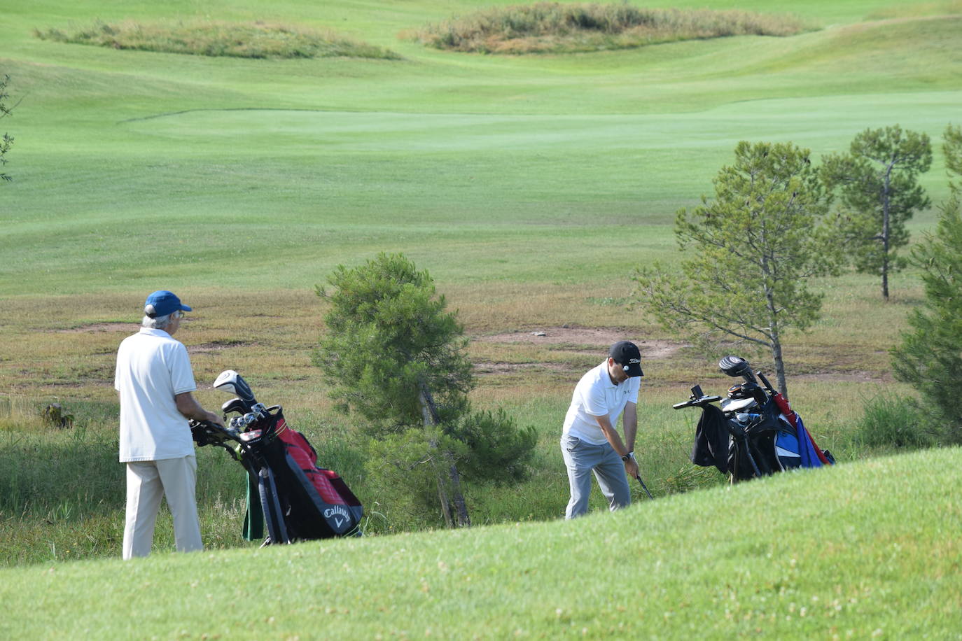 Los participantes en el torneo Bodegas Ontañón de la Liga de Golf y Vino disfrutaron de un gran día de golf en El Campo de Logroño.