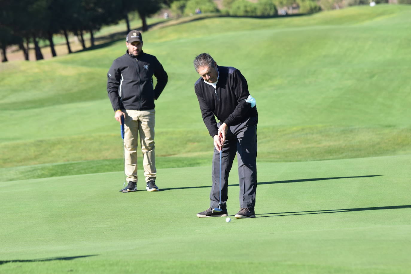 Los participantes en el torneo Bodegas Finca de los Arandinos de la Liga de Golf y Vino, organizado por lomejordelvinoerioja.com, disfrutaron de un gran día de juego en El Campo de Logroño.