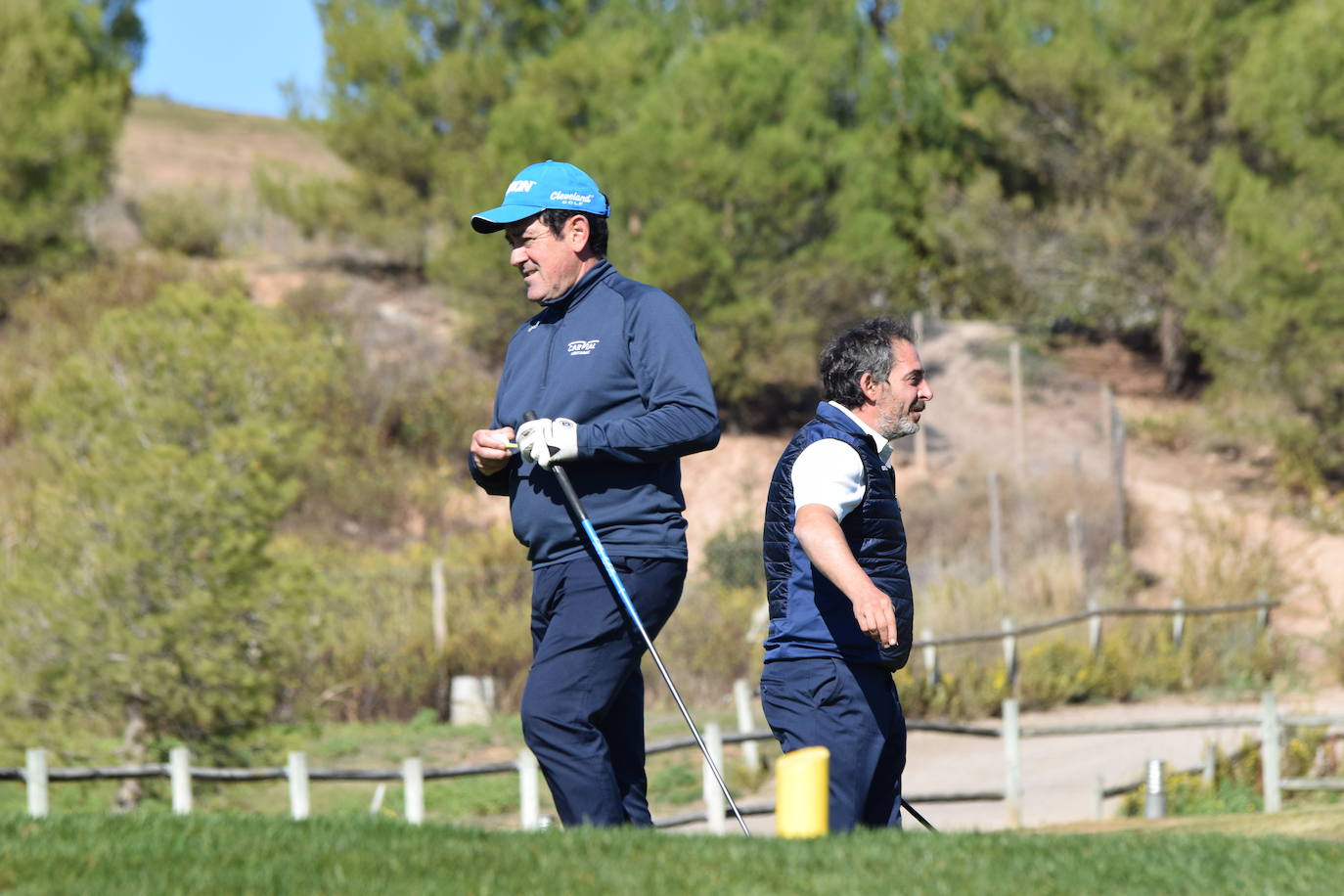 Los participantes en el torneo Bodegas Finca de los Arandinos de la Liga de Golf y Vino, organizado por lomejordelvinoerioja.com, disfrutaron de un gran día de juego en El Campo de Logroño.