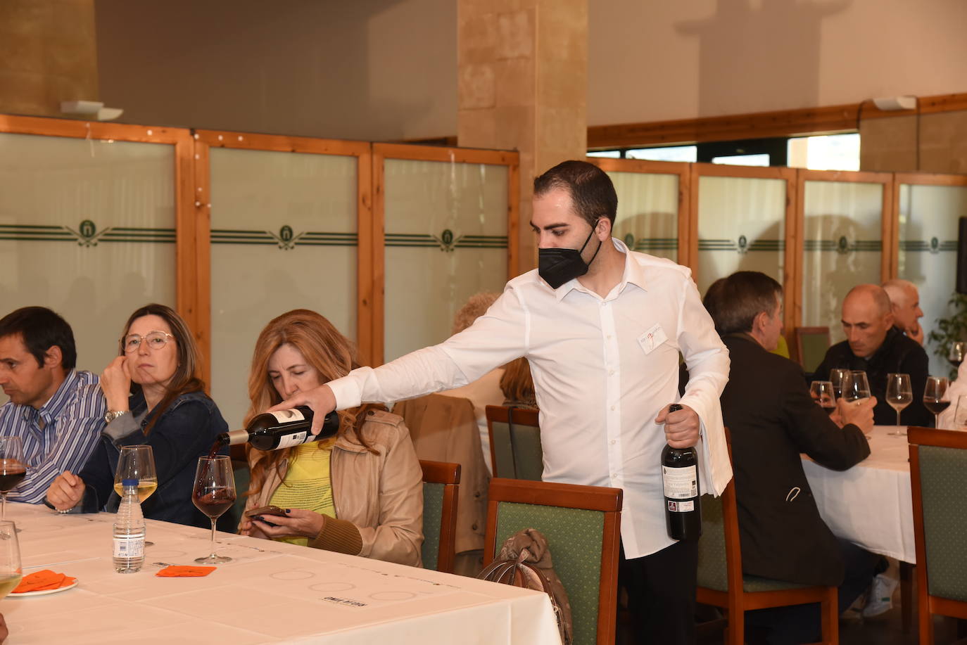 Fotos: Cata de vinos de Finca Valpiedra en el Torneo Golf Rioja&amp;Vino