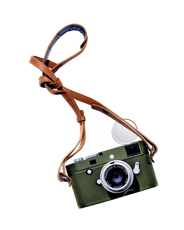 Leica ha acompañado a grandes maestros de la fotografía, ahora su mítica MP se viste de safari.
