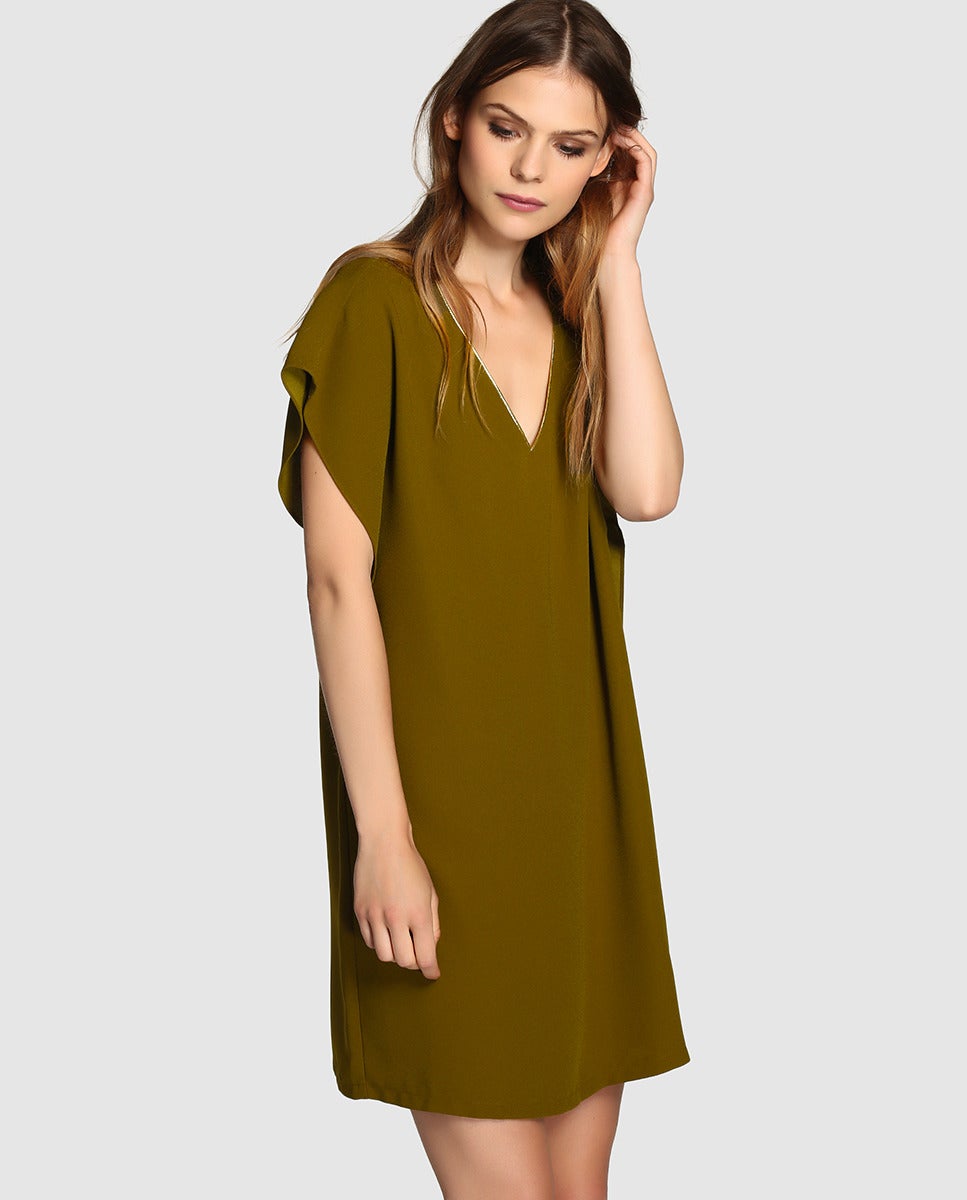Sencillo vestido tipo túnica en verde oliva, rebajado de 29.99 a 14.99€.