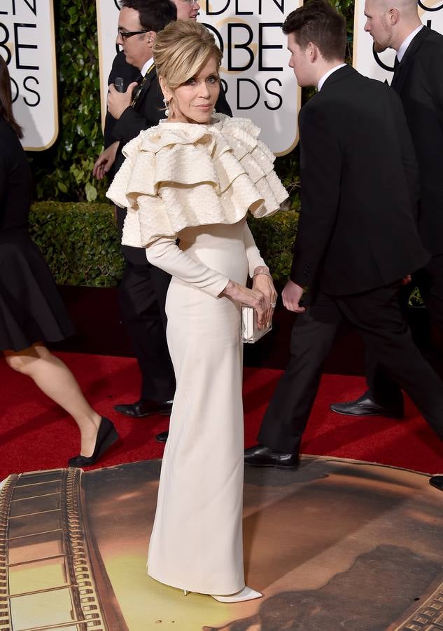 El vestido escogido por Jane Fonda fue uno de los más comentados en las redes sociales.