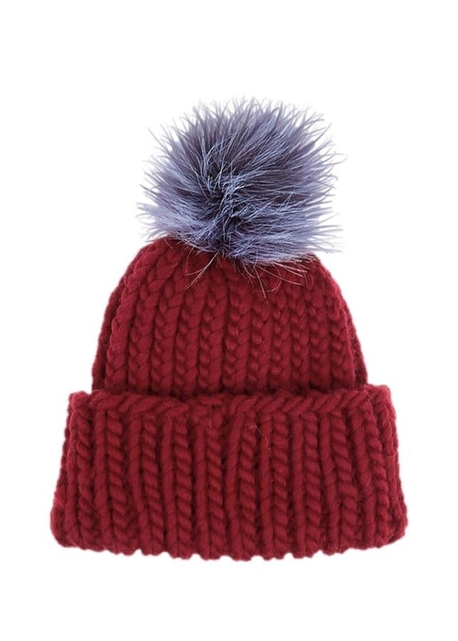Pompón Gorro de lana, de Eugenia Kim (229 €).