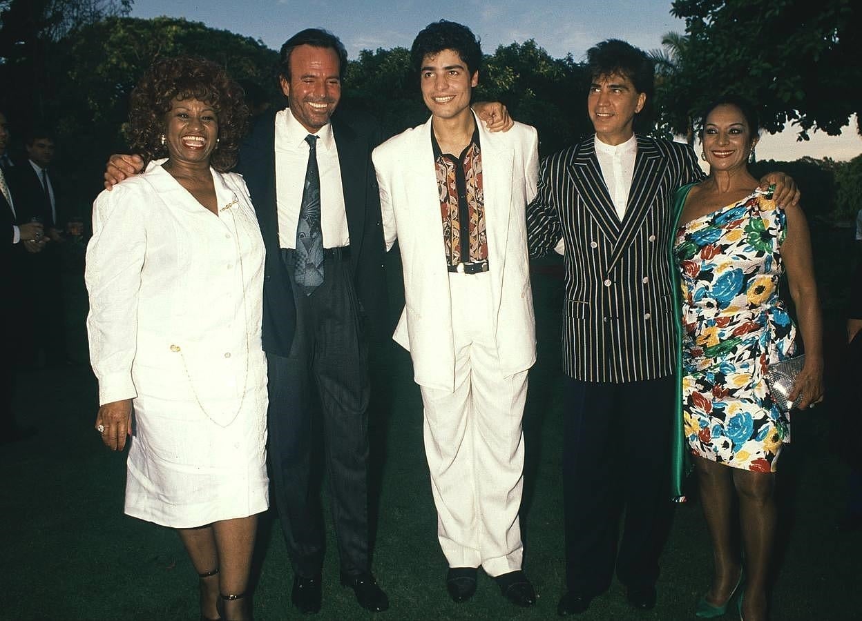 Cuando actuaba los 18 de julio de la dictadura, se atrevió a decir que "yo no soy de Franco, soy de España". La Faraona llevó nuestra cultura por todo el mundo, y se rodeó de las grandes estrellas del momento.