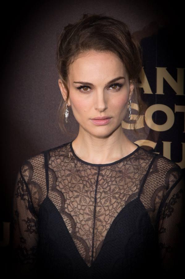 La actriz volvió a dar una lección de elegancia en el estreno de su última película.