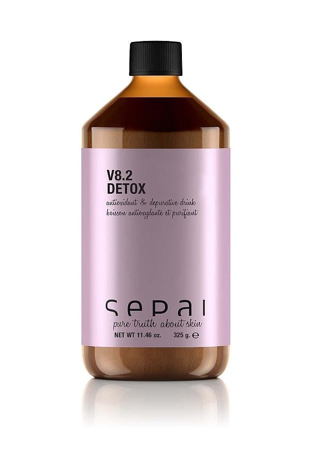 Té detoxificante, energizante y antioxidante. Un cóctel que depura el organismo y elimina la sensación de fatiga mediante el zumo de frutas rojas, extracto de té verde, extracto de pepitas de uva, hibisco y vitamina C. Mezclando una cucharada tanto en agua fría como en agua caliente el resultado es una exquisita bebida con sabor a frutos rojos. (Precio: 87€, en www.sepai.eu).