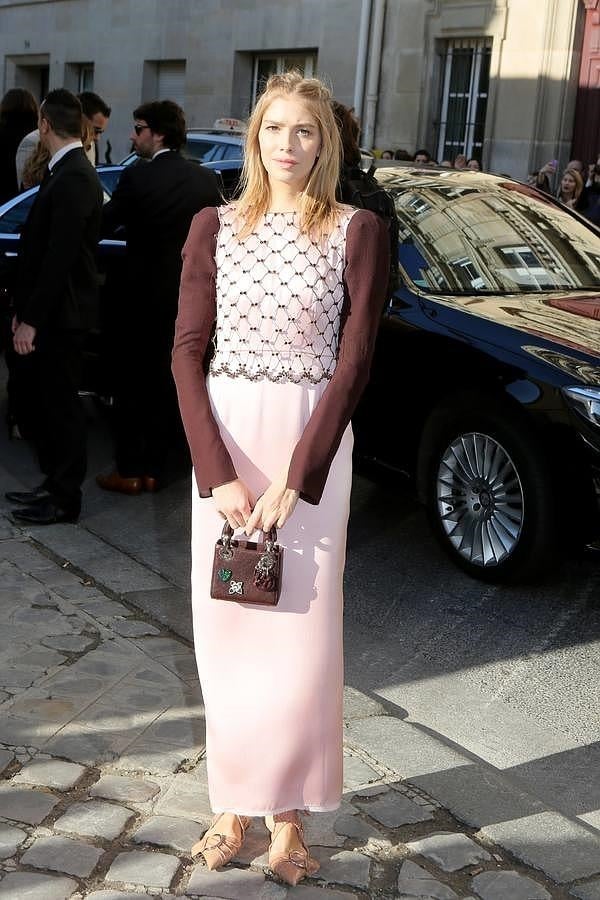La modelo no faltó a la cita con las propuestas de Christian Dior.