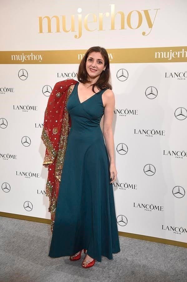 Espido Freire lució uno de sus diseños, zapatos de Magrit y chal antiguedad de la India.